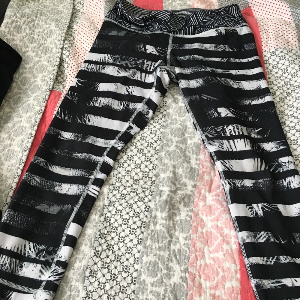 Lululemon Capri workout pants
